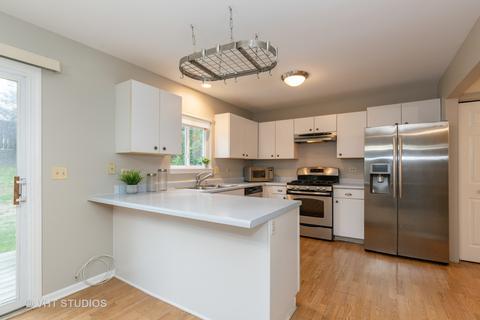 6756 Roanoake Ct, Gurnee, IL 60031 photo 3