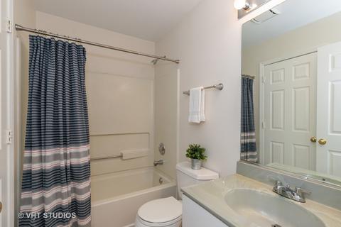 6756 Roanoake Ct, Gurnee, IL 60031 photo 9