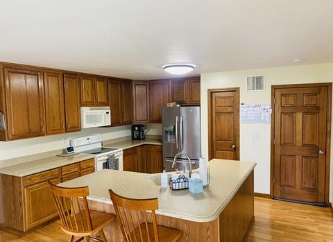 330 E Meuser Dr, Paxton, IL 60957 photo 4