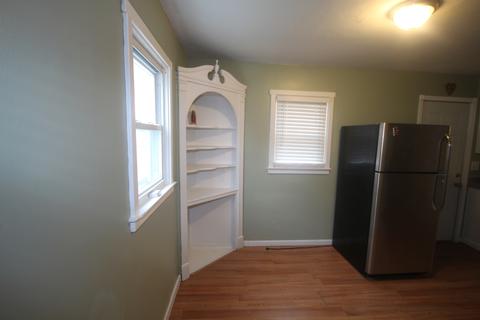 526 Forest Ave, Aurora, IL 60505 photo 4