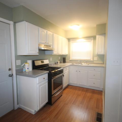 526 Forest Ave, Aurora, IL 60505 photo 3