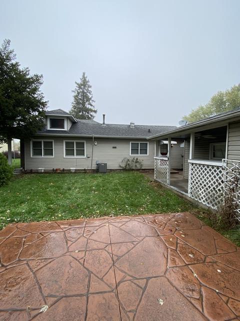 669 Oakland Ave, Elgin, IL 60120 photo 4