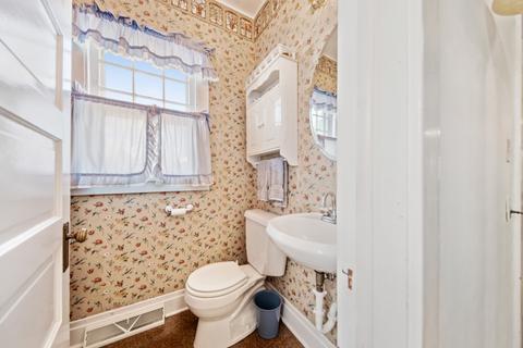 255 E Schiller St, Elmhurst, IL 60126 photo 26
