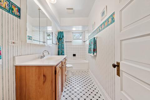 255 E Schiller St, Elmhurst, IL 60126 photo 21