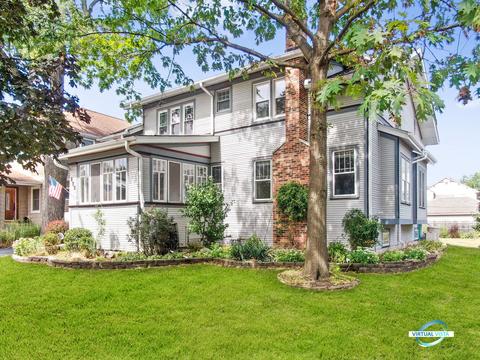 255 E Schiller St, Elmhurst, IL 60126 photo 2