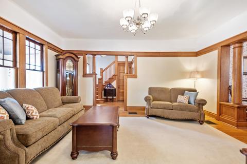 255 E Schiller St, Elmhurst, IL 60126 photo 8