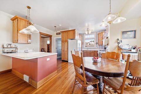 255 E Schiller St, Elmhurst, IL 60126 photo 11