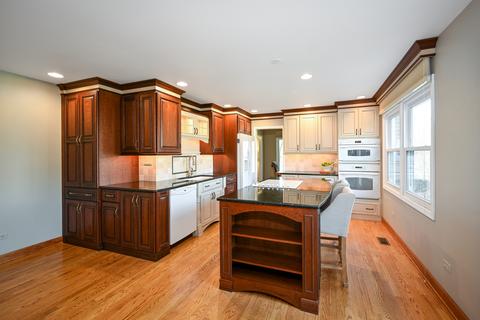1015 Creekside Dr, Wheaton, IL 60189 photo 12