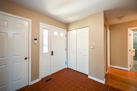1015 Creekside Dr, Wheaton, IL 60189 photo 15