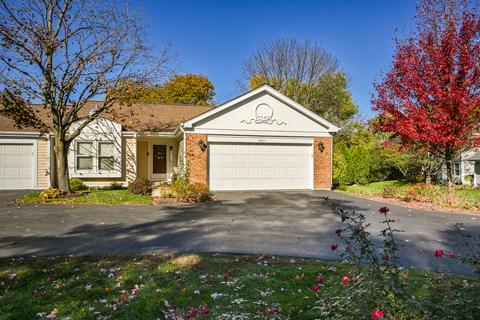 1015 Creekside Dr, Wheaton, IL 60189 photo 2