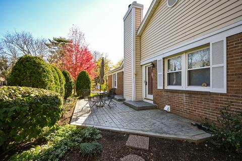 1015 Creekside Dr, Wheaton, IL 60189 photo 24