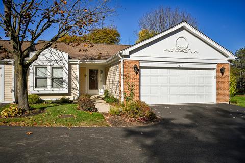 1015 Creekside Dr, Wheaton, IL 60189 photo 1