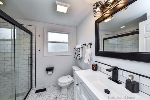 802 Jackson St, Aurora, IL 60505 photo 10