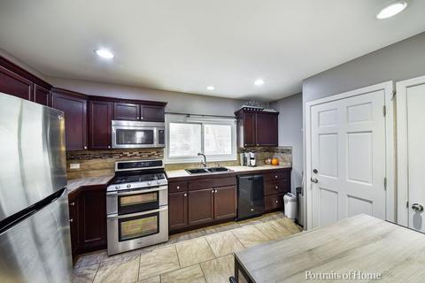 802 Jackson St, Aurora, IL 60505 photo 5