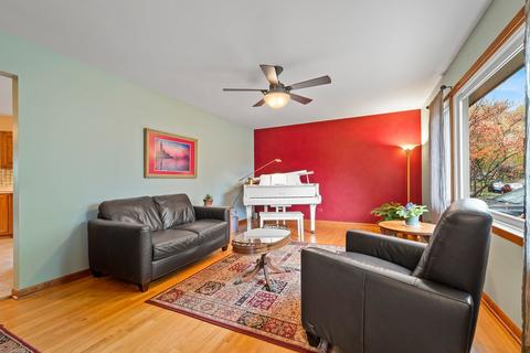 1669 Lin Lor Ln, Elgin, IL 60123 photo 2