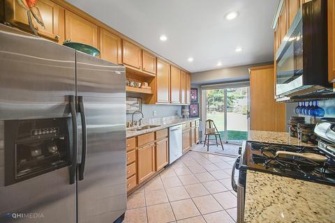 1611 E Willow Ave, Wheaton, IL 60187 photo 10