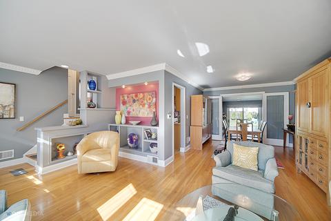 1611 E Willow Ave, Wheaton, IL 60187 photo 4