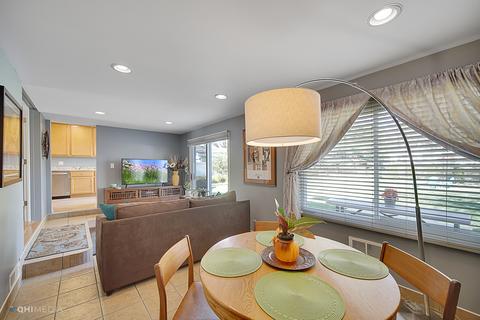 1611 E Willow Ave, Wheaton, IL 60187 photo 9