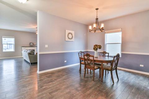 325 Garden Dr, Elgin, IL 60124 photo 5