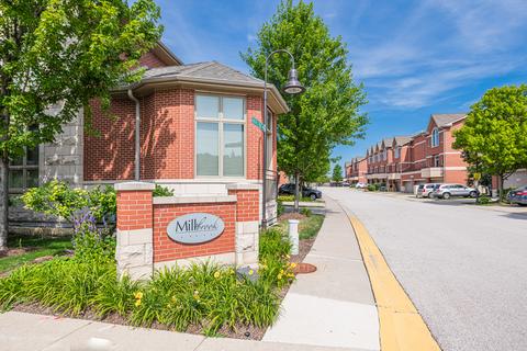 95 Northfield Ter, Wheeling, IL 60090 photo 2
