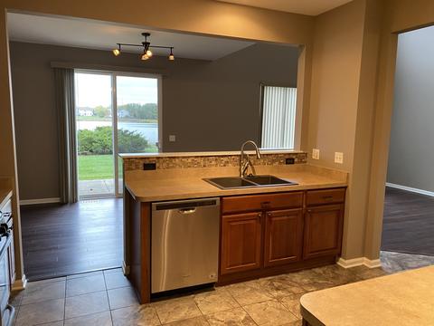 542 Legend Ln, Mchenry, IL 60050 photo 3