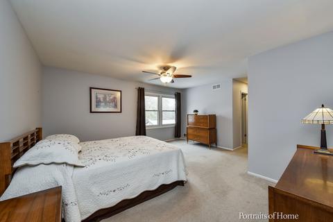 1054 Oakview Dr, Wheaton, IL 60187 photo 9