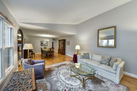 1054 Oakview Dr, Wheaton, IL 60187 photo 5