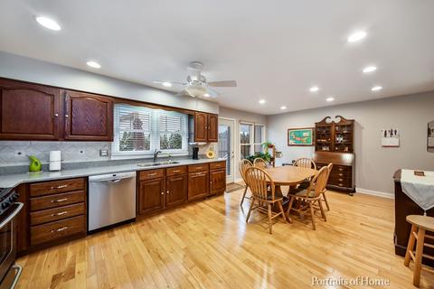 1054 Oakview Dr, Wheaton, IL 60187 photo 6