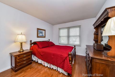 1054 Oakview Dr, Wheaton, IL 60187 photo 12