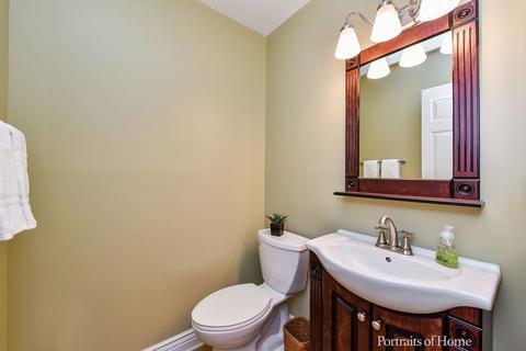 1054 Oakview Dr, Wheaton, IL 60187 photo 8