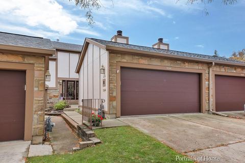 1054 Oakview Dr, Wheaton, IL 60187 photo 2