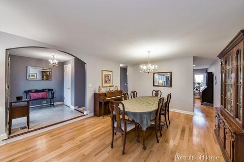 1054 Oakview Dr, Wheaton, IL 60187 photo 4