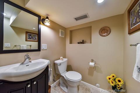 1054 Oakview Dr, Wheaton, IL 60187 photo 18
