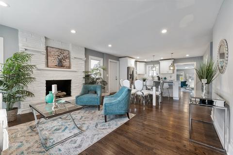 515 W Harrison Ave, Wheaton, IL 60187 photo 5