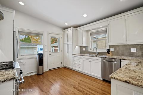776 S Mitchell Ave, Elmhurst, IL 60126 photo 6