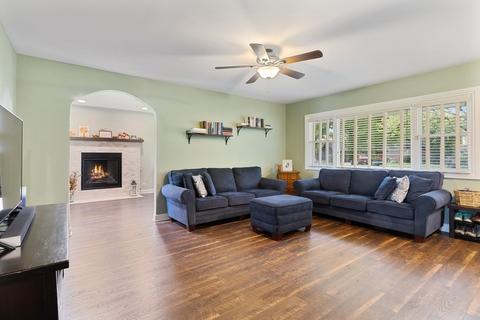 420 Northview Ln, Hoffman Estates, IL 60169 photo 3