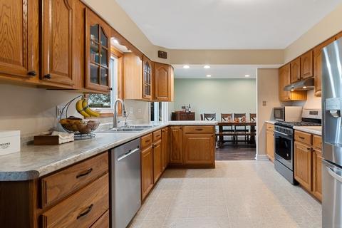 420 Northview Ln, Hoffman Estates, IL 60169 photo 4