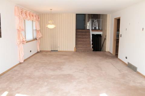 486 Dover Dr, Des Plaines, IL 60018 photo 4