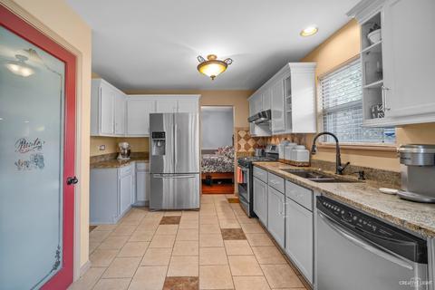 2110 Foxtail Dr, Aurora, IL 60504 photo 4