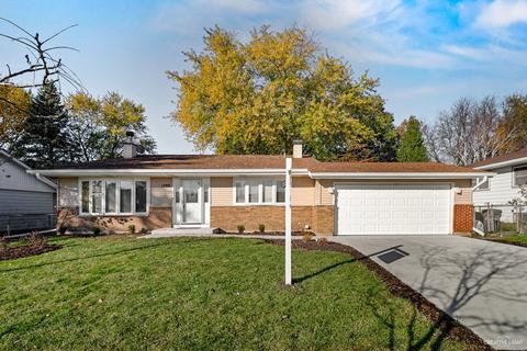 1240 Braeburn Dr, Elgin, IL 60123 photo 2