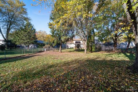 1240 Braeburn Dr, Elgin, IL 60123 photo 23