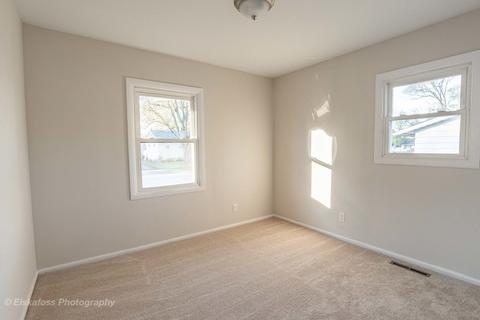 204 Susan Ln, Steger, IL 60475 photo 4
