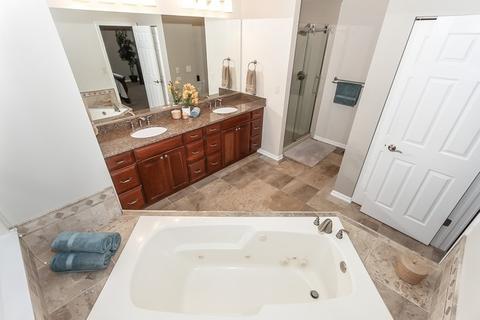 399 Wildberry Ln, Bartlett, IL 60103 photo 23