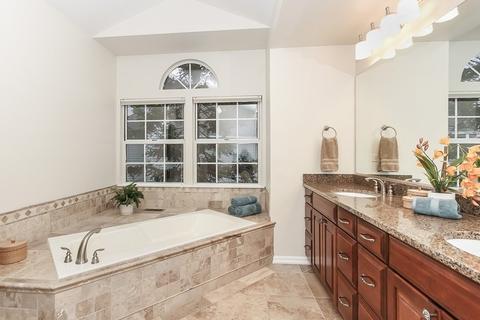 399 Wildberry Ln, Bartlett, IL 60103 photo 22