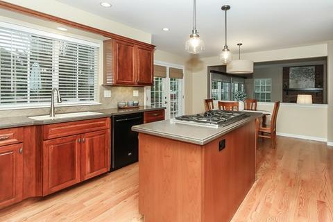 399 Wildberry Ln, Bartlett, IL 60103 photo 11