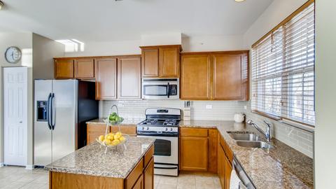 7520 Claridge Dr #L, Bridgeview, IL 60455 photo 4