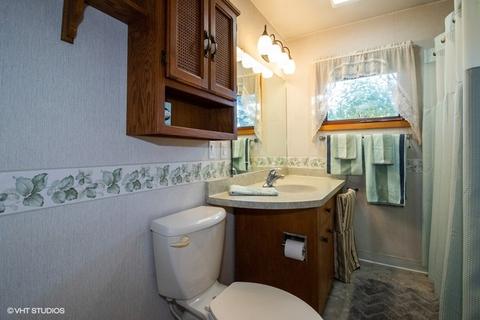 705 Grant St, Harvard, IL 60033 photo 10