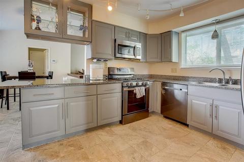 636 White Oak Ln, Bartlett, IL 60103 photo 8