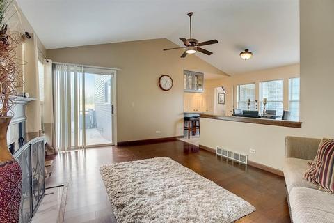 636 White Oak Ln, Bartlett, IL 60103 photo 4