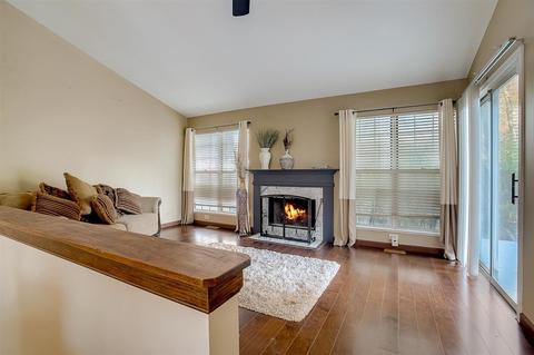 636 White Oak Ln, Bartlett, IL 60103 photo 2